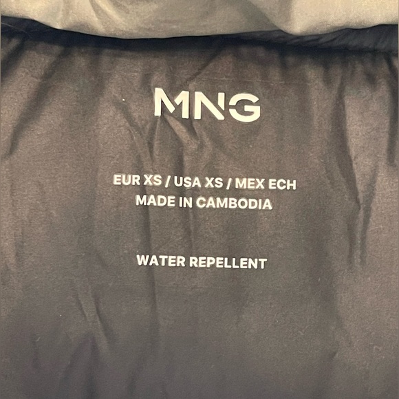 Women’s mango Green Puffer Coat Size XS Gorpcore Outdoor Minimalist Hooded - Picture 10 of 12